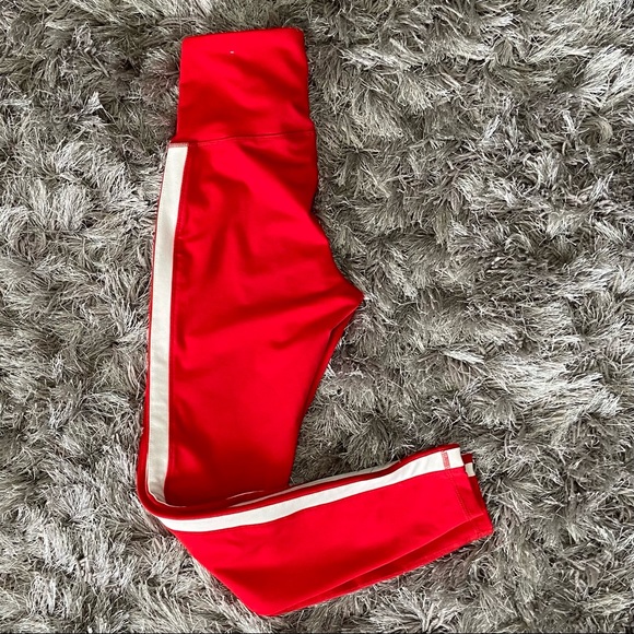 Old Navy Active girls red and white go dry high waisted pants. Size XS. Used. - Picture 4 of 8